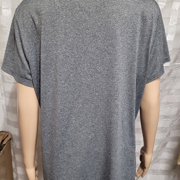 Champion Size XL Gray Shirt. - Picture 3 of 5